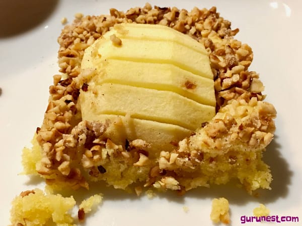 Apfelkuchen mit Haselnüssen vegan
