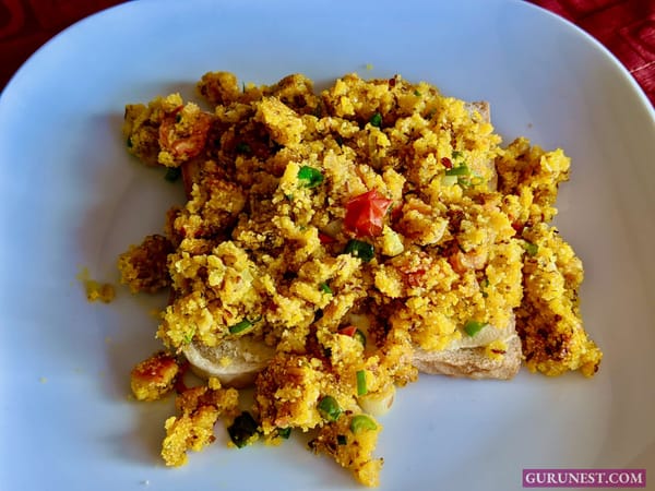 Maisgrießtoast mit Gemüse vegan à la gurunest