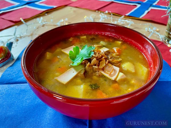 Norwegische Erbsensuppe vegan à la gurunest